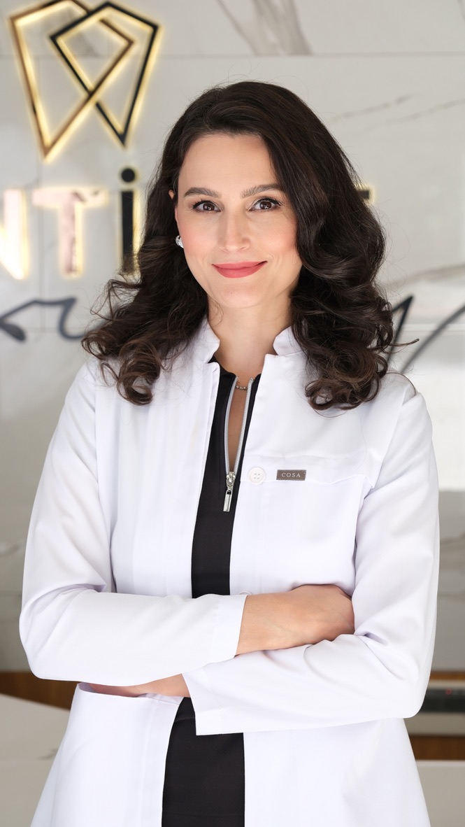 Diş Hekimi Deniz İnce, Dentince kliniğinde