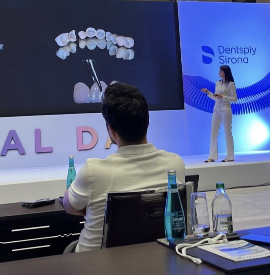 Diş Hekimi Deniz İnce Dentsply Sirona Digital Day sahnesinde